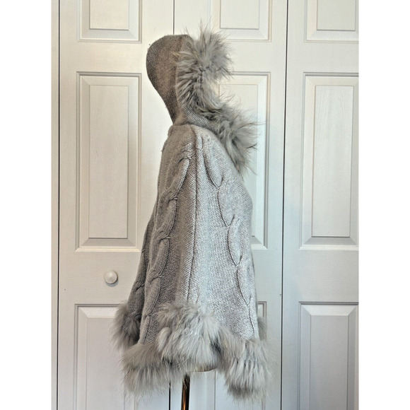 The Cashmere Project Poncho Womens Medium Gray Hooded Pure Cashmere Racoon Fur - Picture 4 of 7